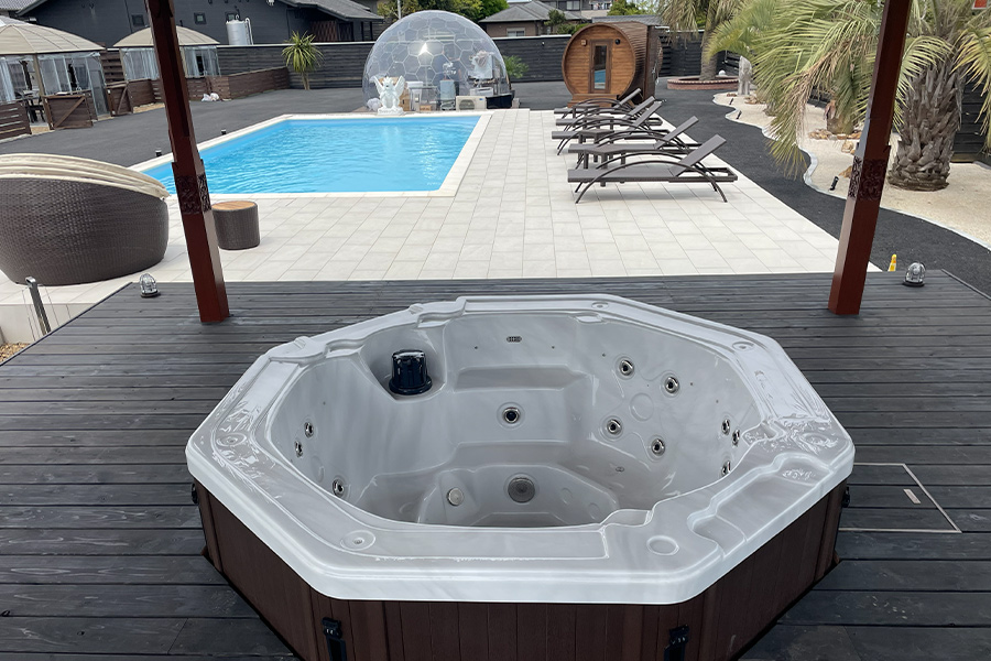 グランピングサウナ施設SISU
ジェットバス工事